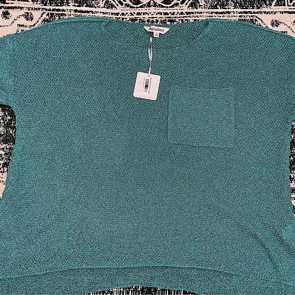 Boutique Davi & Dani Green Waffle Knit Flowy Short Sleeve: Size M